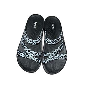 Island Surf‎ Company FOM Leopard Sandals slides W 11 M 9